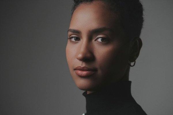 Stop Wearing Black to Your NYC Headshot Session