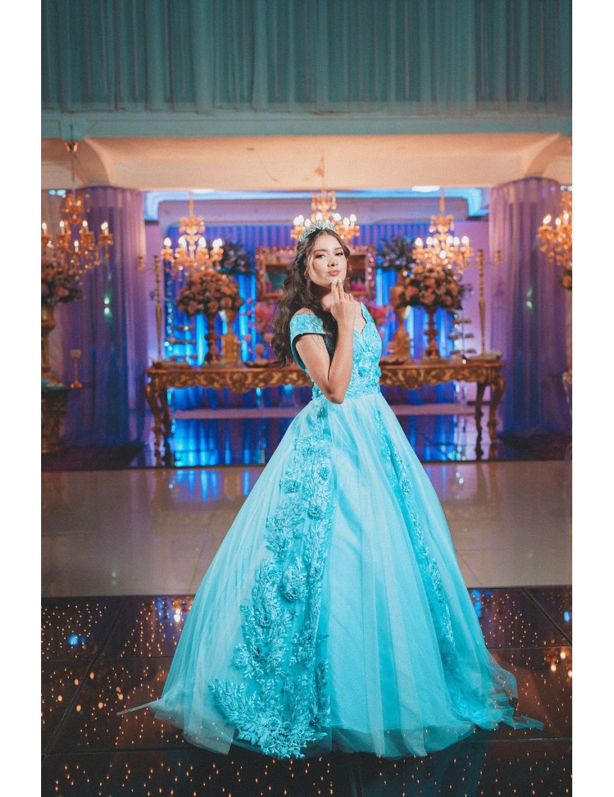 The High-Impact Grand Entrance — The Sweet 16 Shots You Will Actually Frame