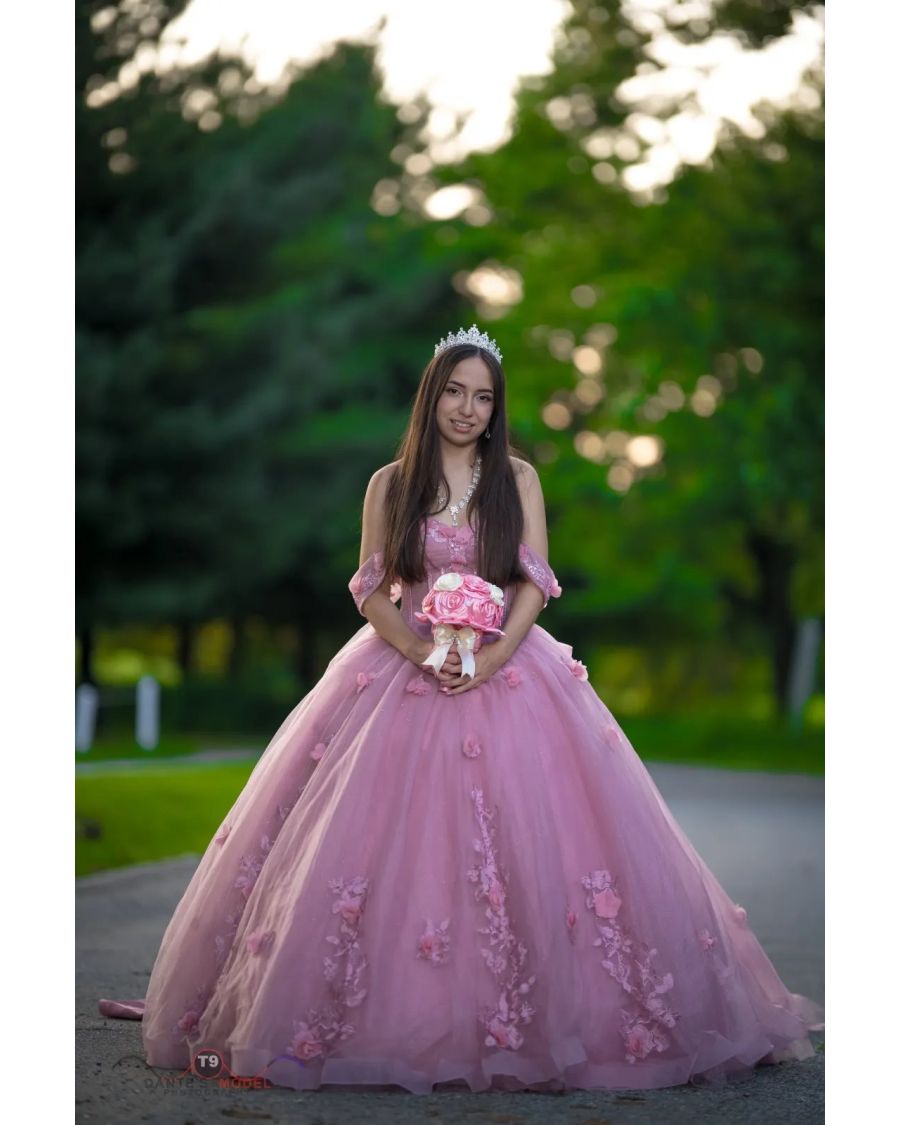 The Reception Entrance & First Dance, The Quinceañera Timeline: From Dress Fitting to Final Bow