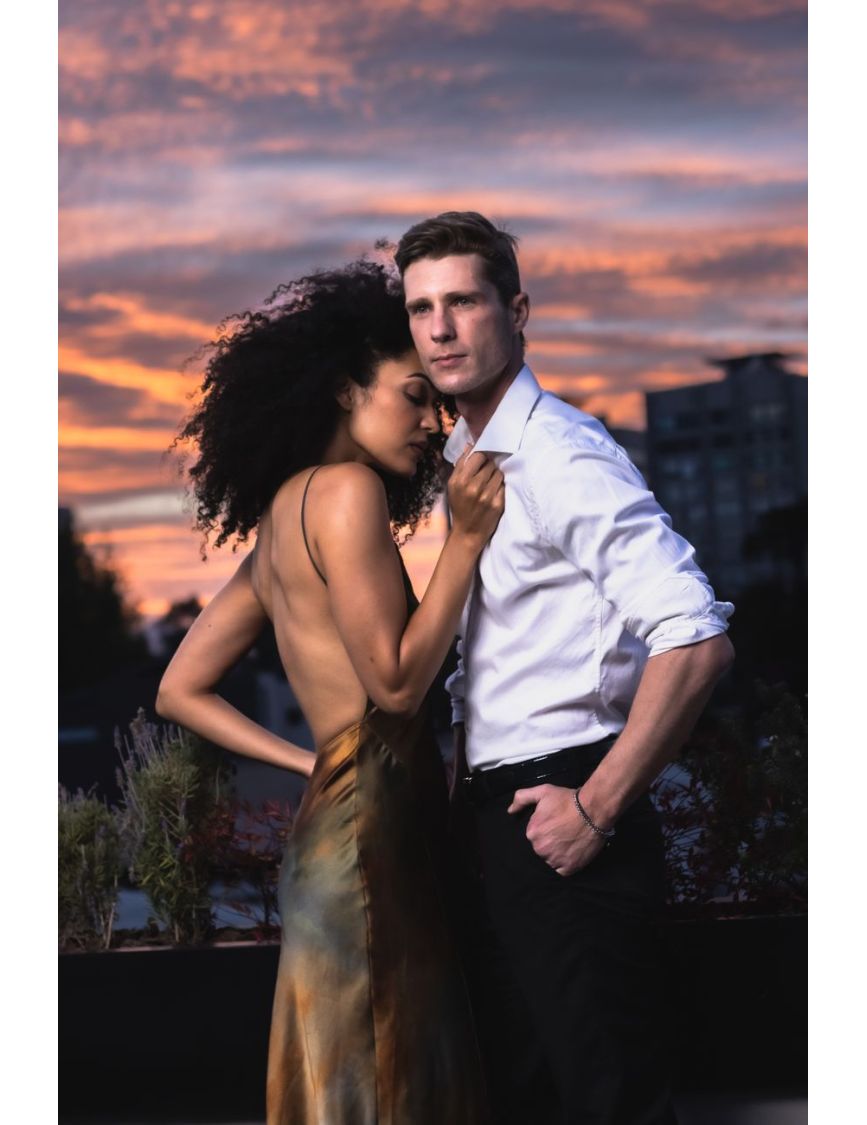 The Dynamic Proportion Play — Stop Dressing Like Twins for Your Engagement Shoot