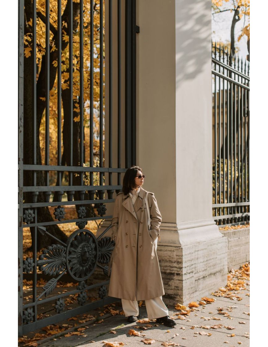 Oversized 1980s Men's Heavy Wool Overcoats — Why I Pull Wardrobe from Racks Instead of Showrooms