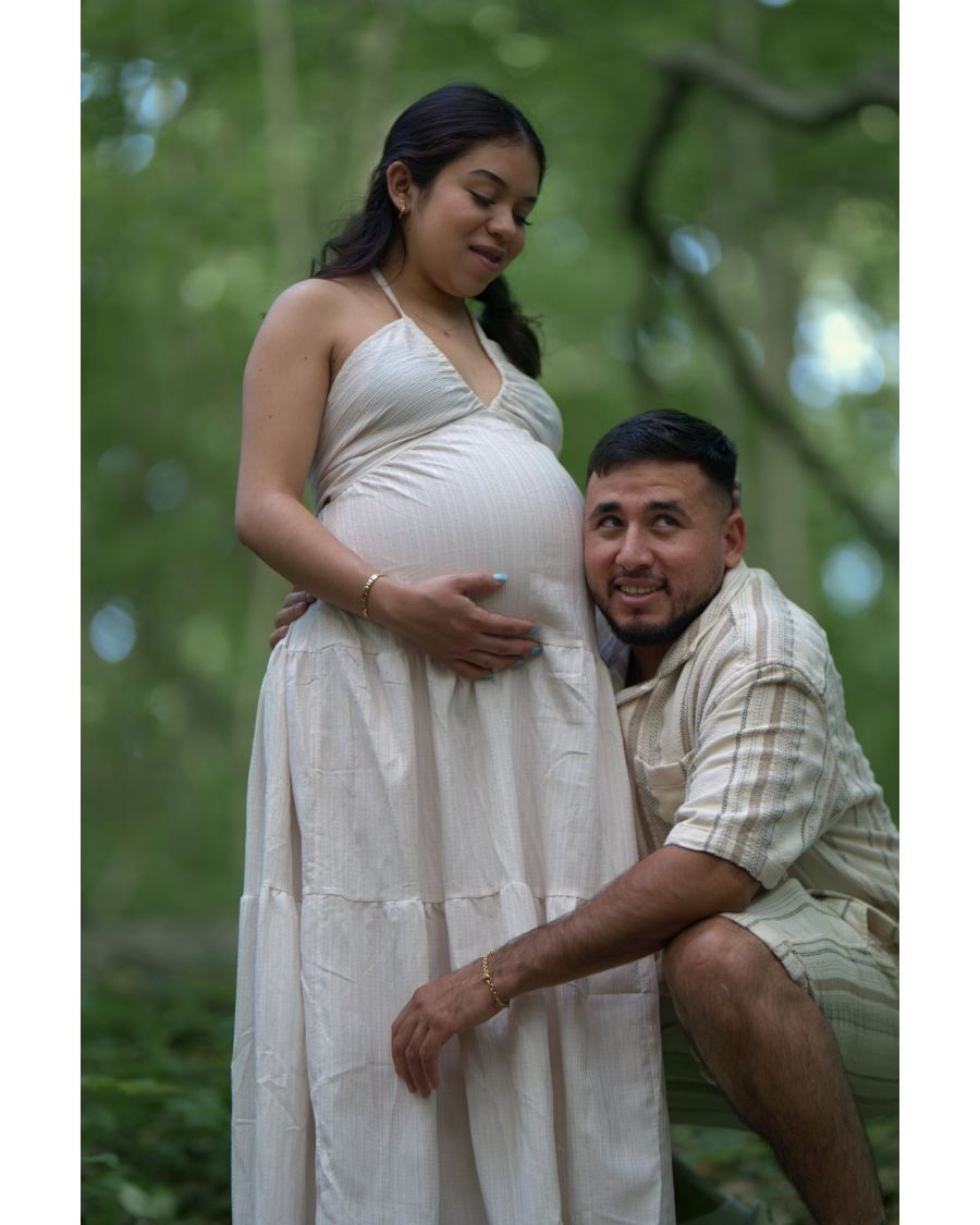 Controlled Elegance in a Dedicated Indoor Studio — Why Sunset Is the Absolute Worst Time for Quince Photos