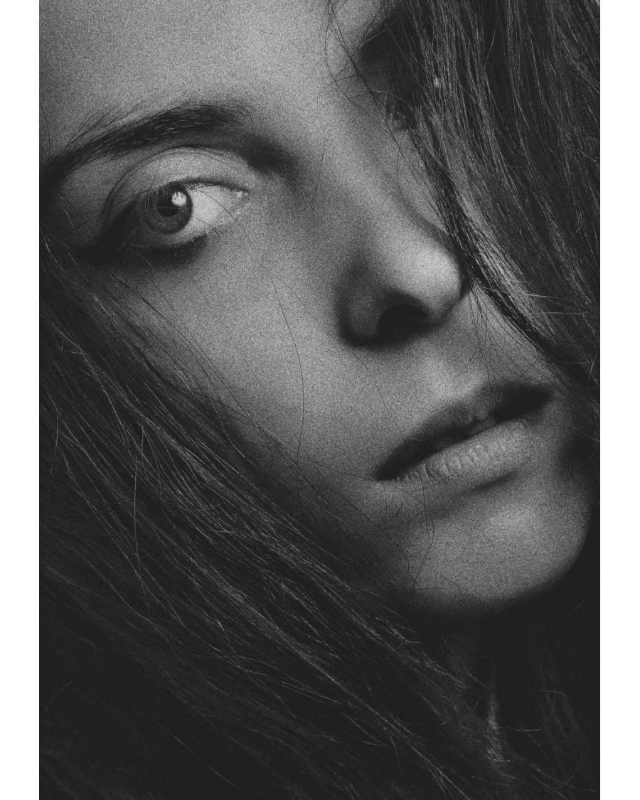 The Eyes: Internal Monologue vs. Reassuring Competence — Casting Call vs. C-Suite: What New York Eyes Demand