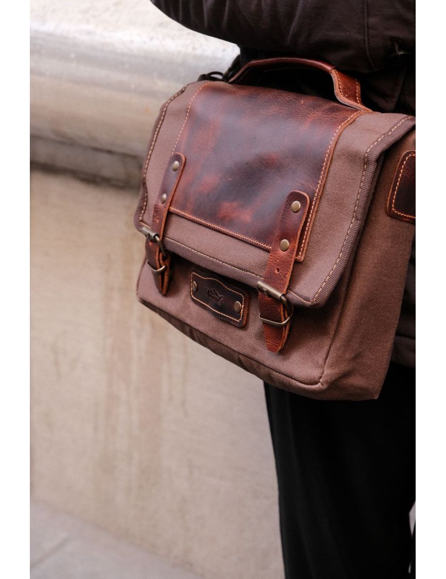 Billingham Hadley Pro 2020 — The Broken Zipper That Ruined My Tokyo Assignment