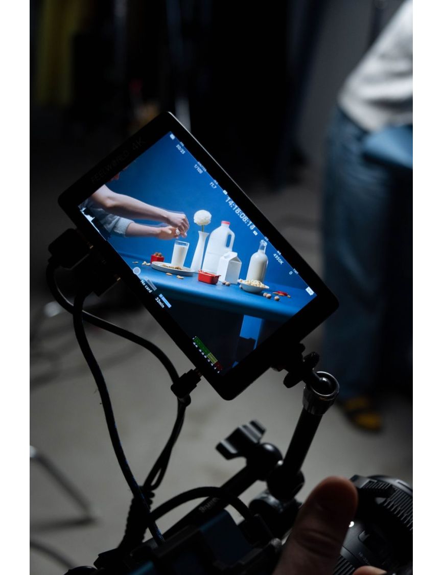 The Golden Frame on the Monitor — Anatomy of an 80K Ad Campaign: From Pitch to Print