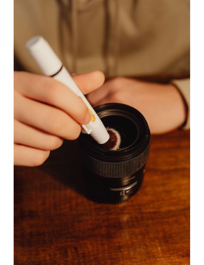 Sensor Dust and Open Shutter Vulnerability — Stop Romancing Your 5D: The Optical Viewfinder Is Dead
