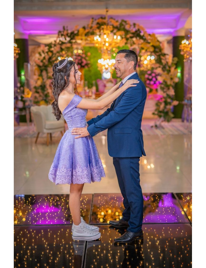The Traditional Reception Sequence — The Quinceañera Timeline: From Fitting to Final Frame