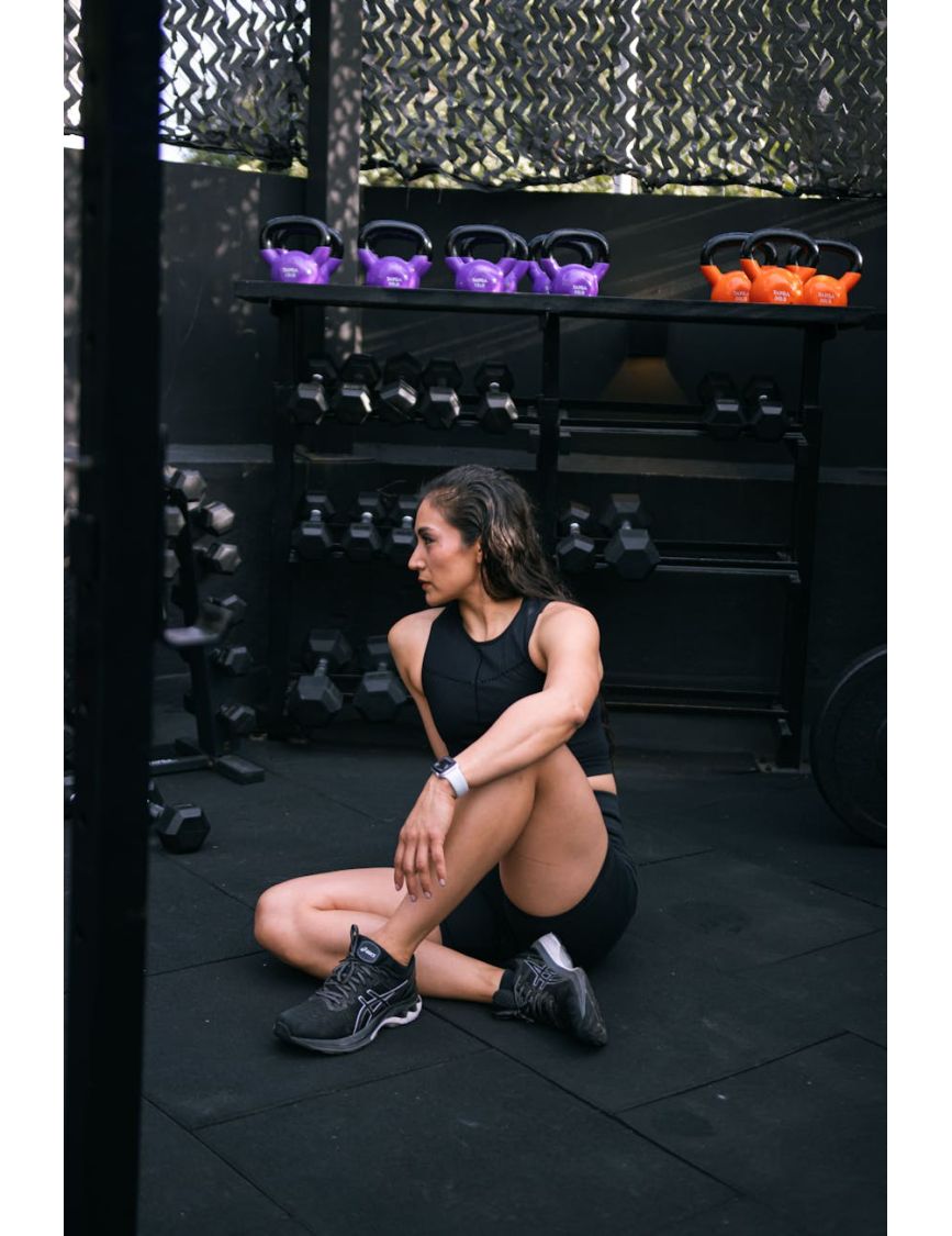 The Evening 'Workout' — The Unspoken Burden of a Model's 'Off-Duty' Spring
