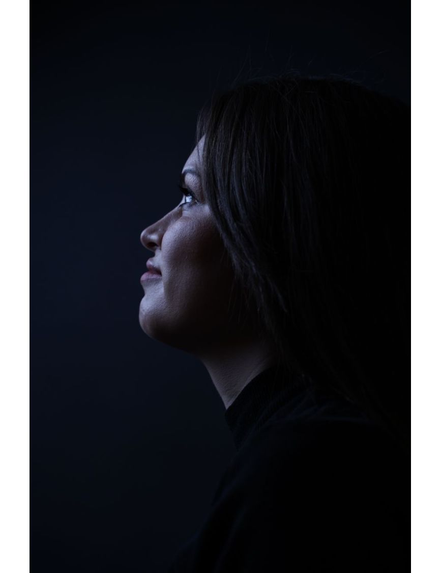 The Micro-Pivot Movement — Stop Holding Your Breath: How to Actually Look Alive
