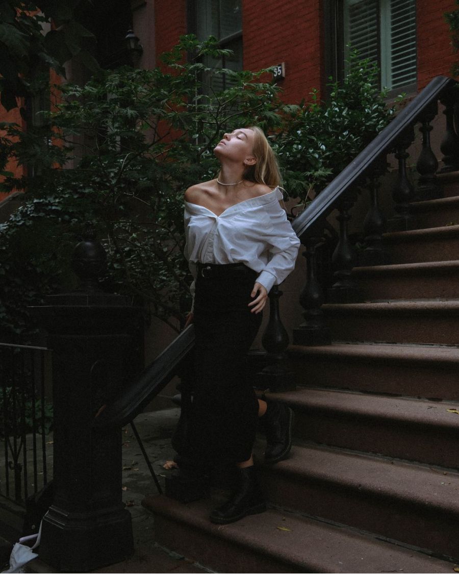 The Bed-Stuy Brownstone Stoop Geometry — Own the Tar: Surviving Your First Brooklyn Editorial