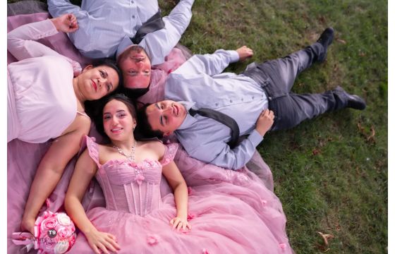 NYC Quinceañera & Sweet 16 Outdoor Portrait Session