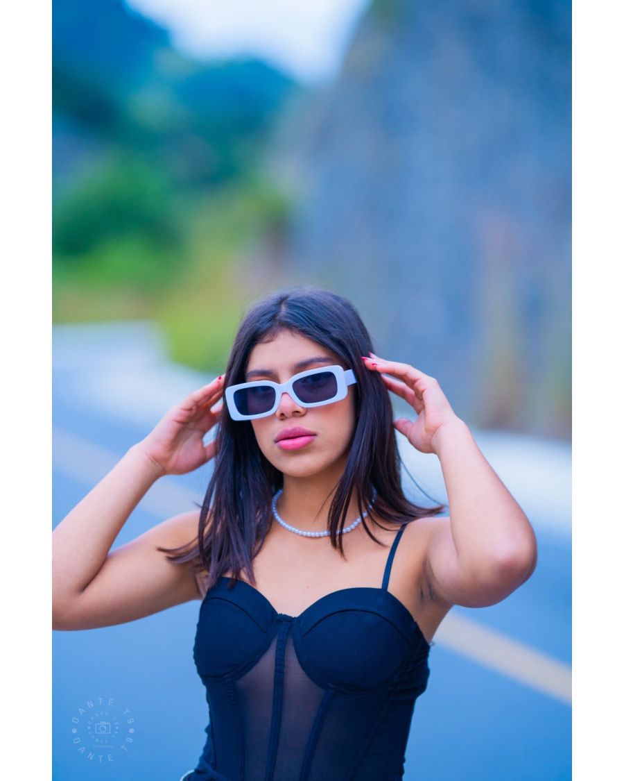 Frame the Eyes — On Location with Azucely: Cool Tones and Street Style