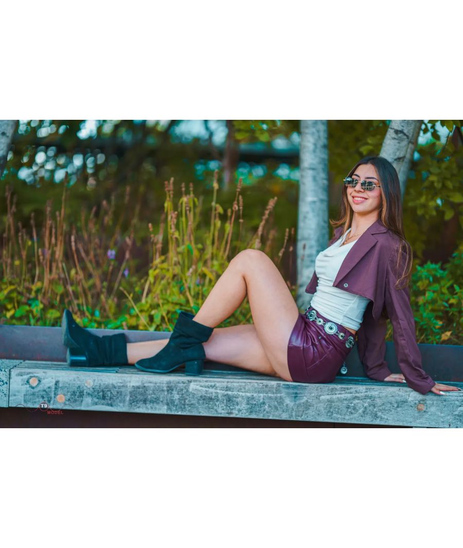 Sunlit Smile — Autumn Tones with Majo in NYC
