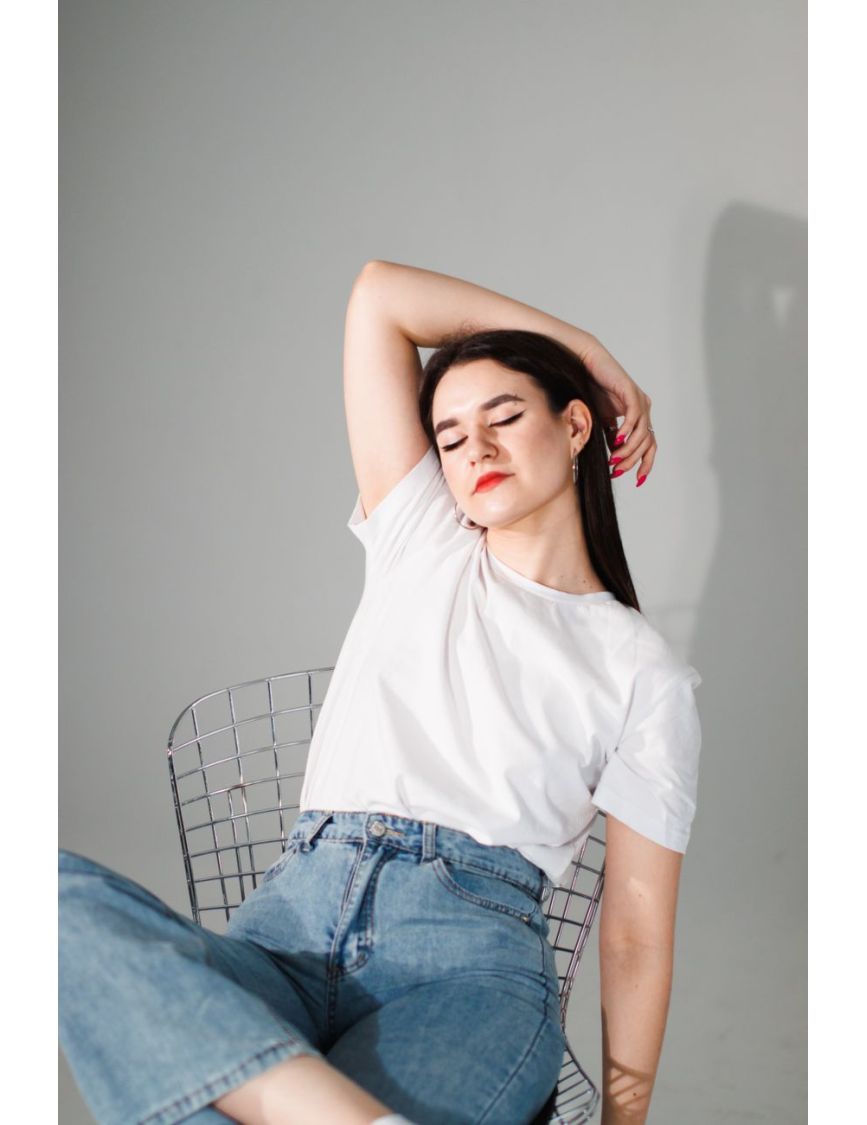 The Unbranded White Tee & Jeans — Test Shoot Essentials: Beyond the Obvious