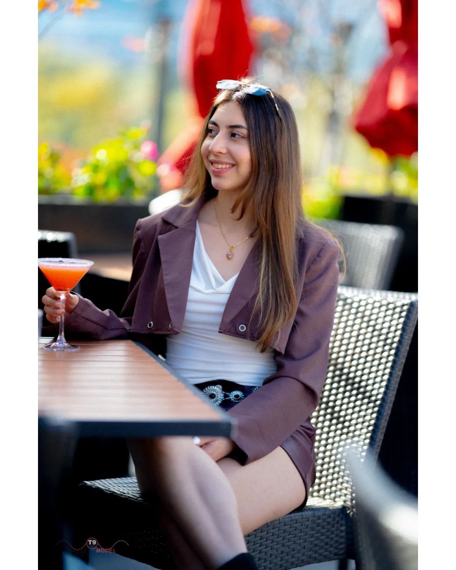 Midday Aperitif — Autumnal Textures with Majo