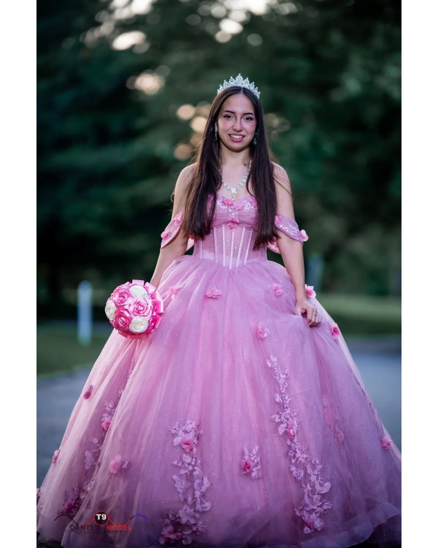 The Formal Traditions: Zapatillas & The Crown, Quinceañera Photo Timeline for NYC Parents