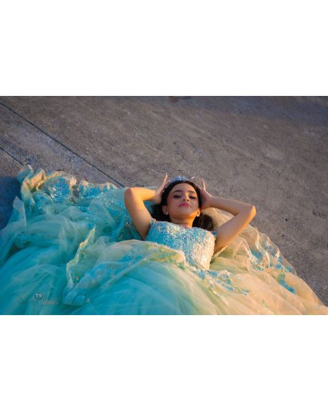 Samantha, represented by Dante's Models NYC