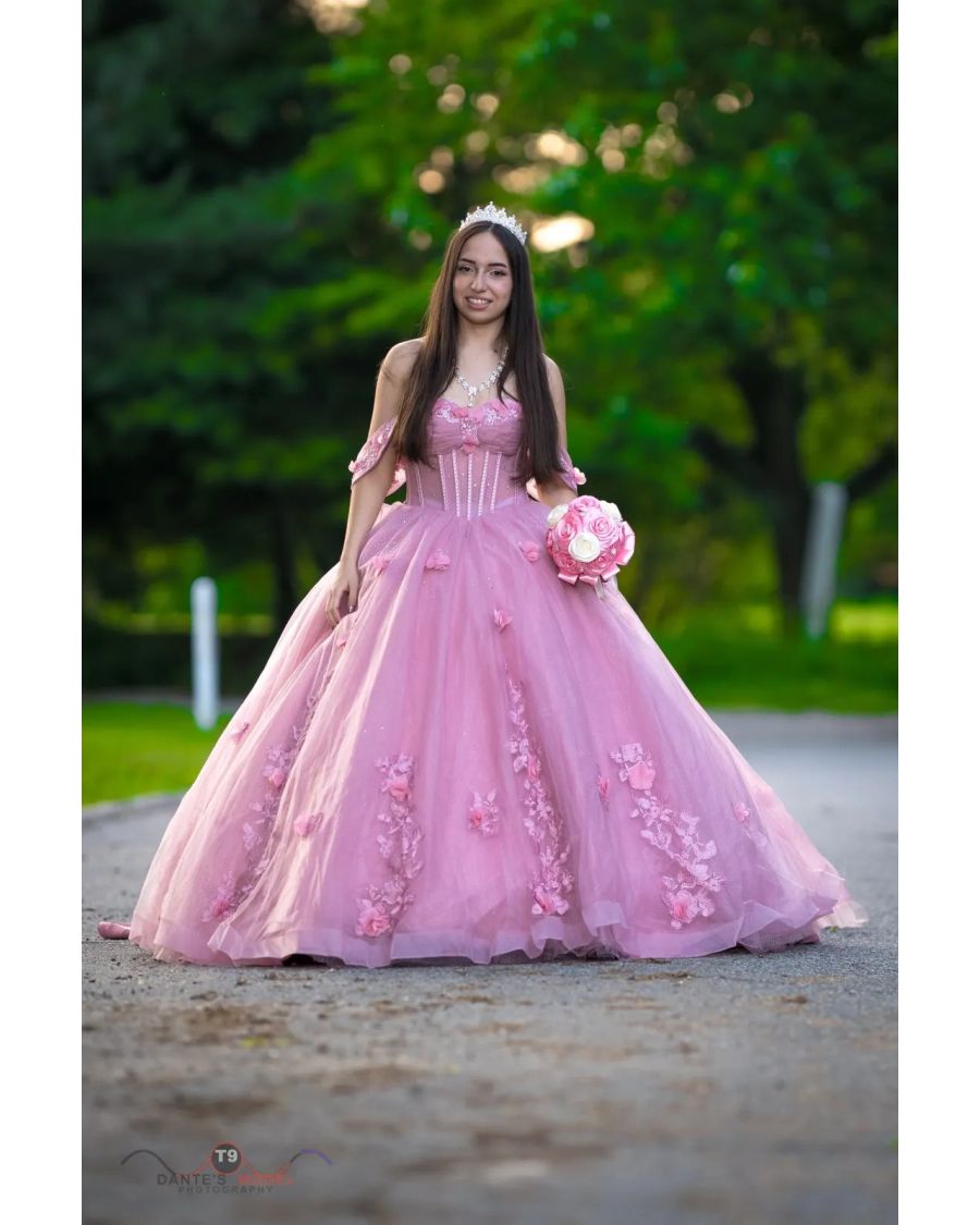 The Studio Editorial Portrait Session, Quinceañera Photo Timeline for NYC Parents