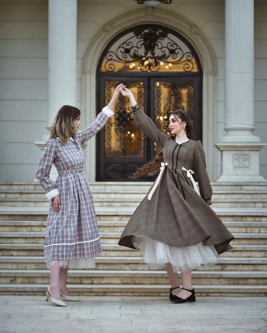 Full-Length Fashion (Dynamic) — 10 Shots That Book Models Every Time