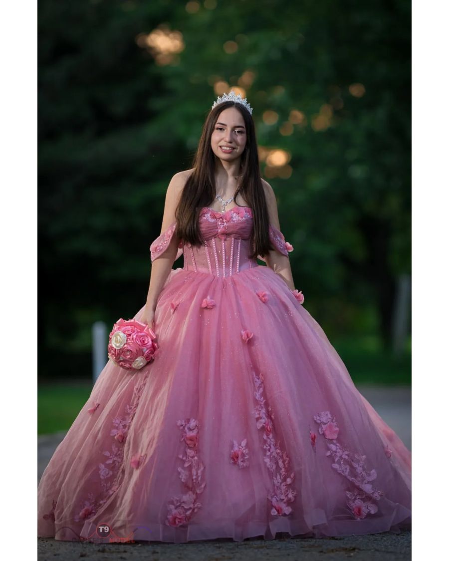 Conservatory Garden, NYC Parks and Venues for Quinceanera Photo Shoots