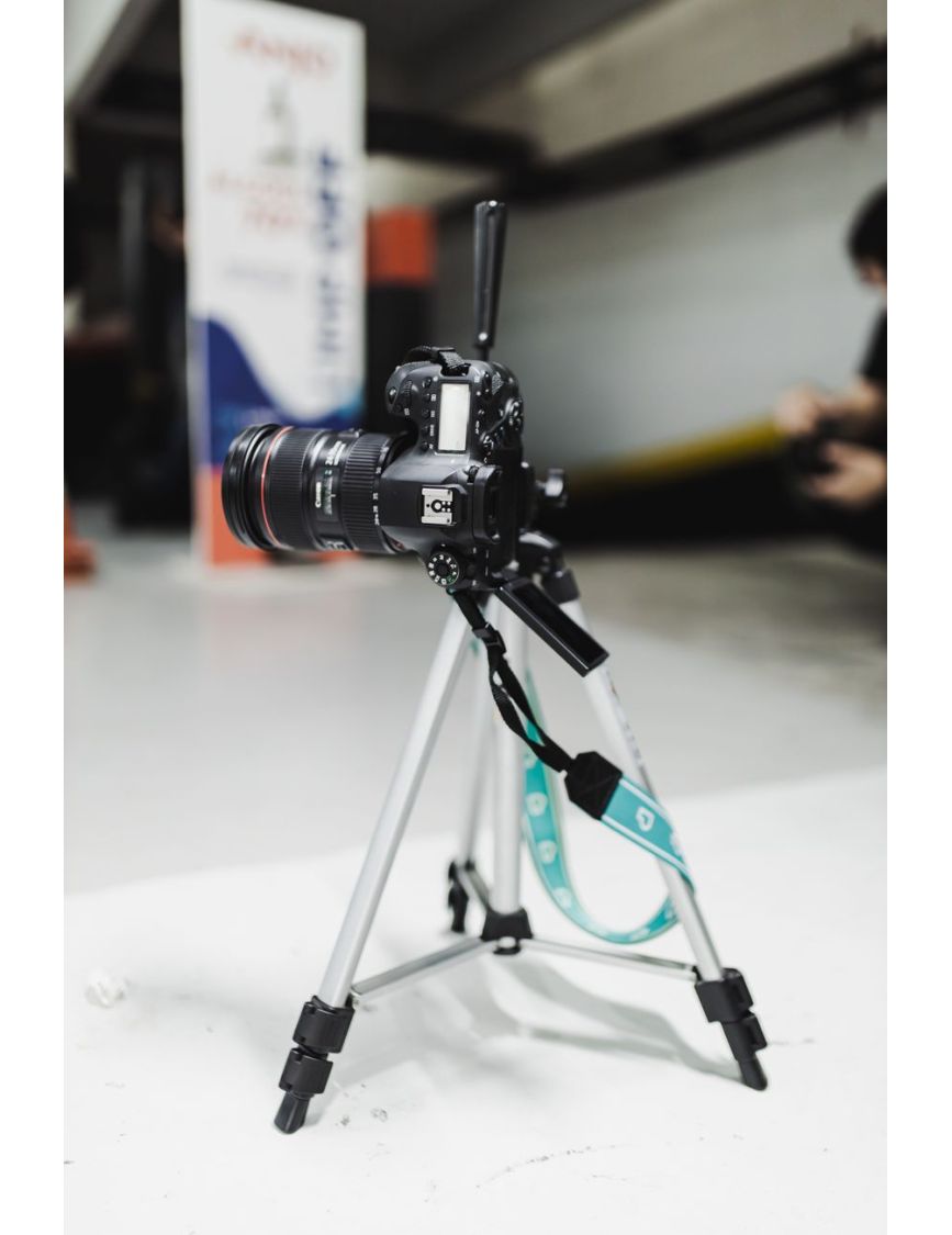 Manfrotto 055 Aluminum Tripod, Used Studio Gear That Still Works Reliable in NYC