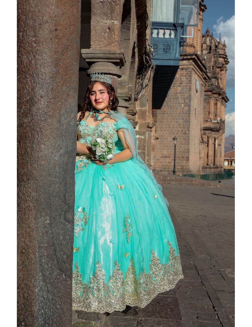 The Modern Second-Look Urban Portrait, Planning NYC Quinceañera Photos Traditional and New