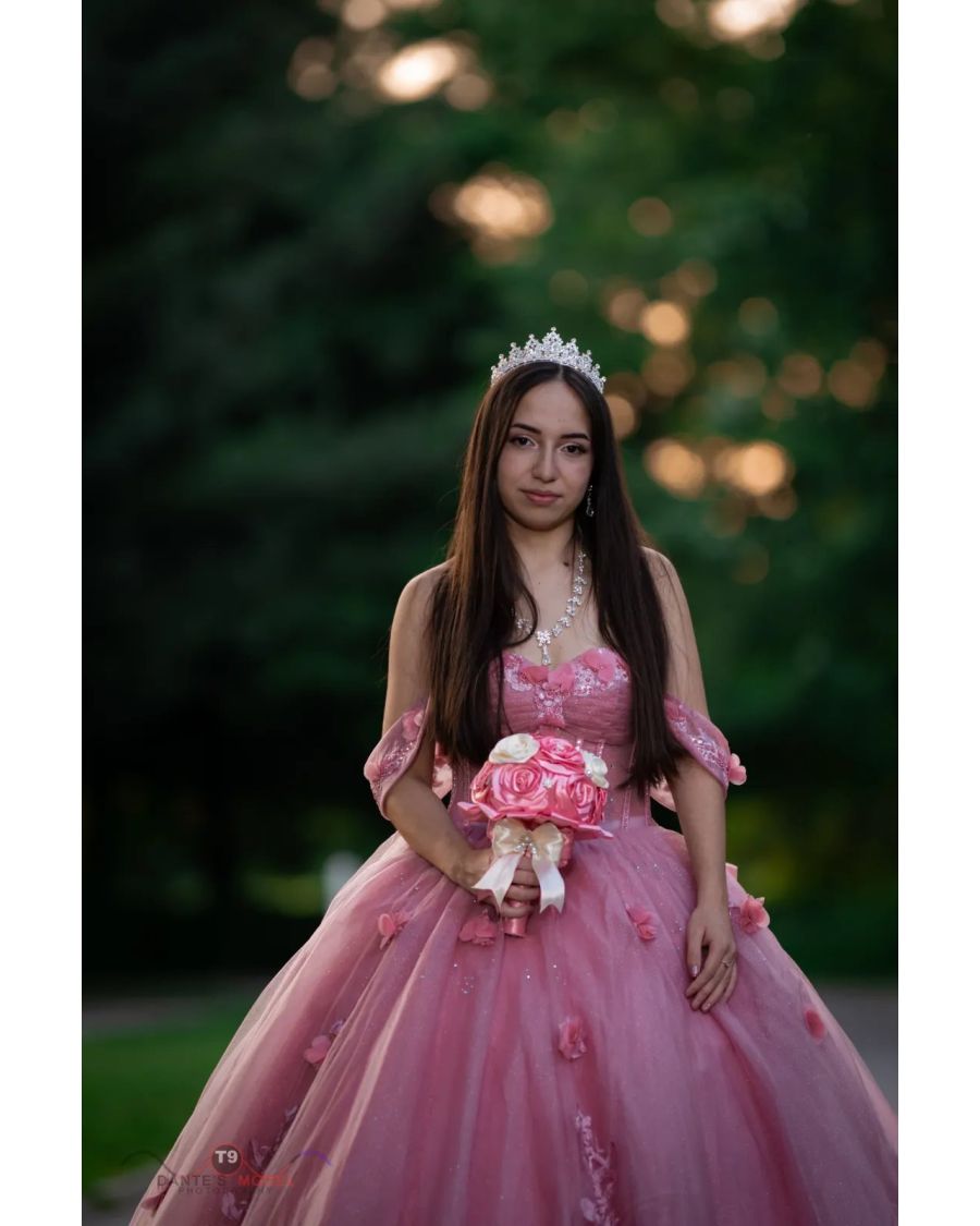 The Pre-Church Family Portraits, The Quinceañera Timeline: From Dress Fitting to Final Bow